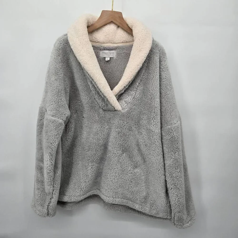 Hammacher Schlemmer Pullover Lounge Sweater Size Medium Gray Plush Warm Cozy Win
